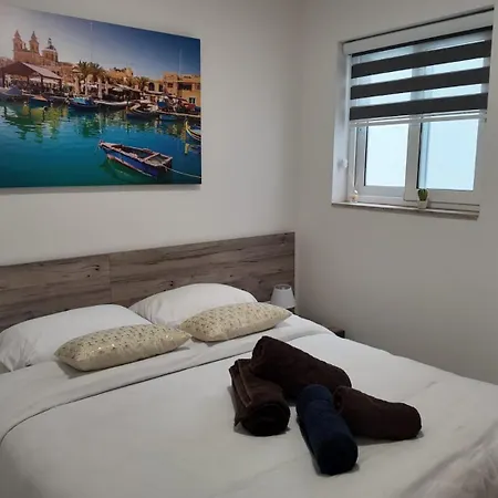 6 Bedroom 2 斯利马