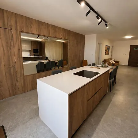 6 Bedroom 2 公寓 斯利马